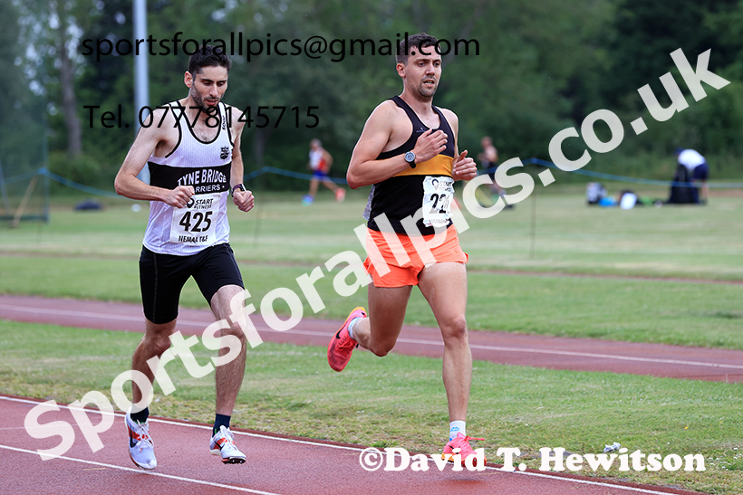 5000 metres, 2025 NEMAA Track and Field, Monkton. Photo: David T. Hewitson/Sports for All Pics